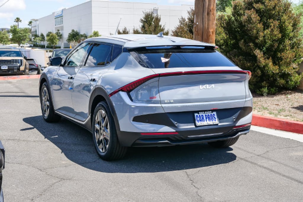 New 2026 Kia EV6 Light Long Range SUV