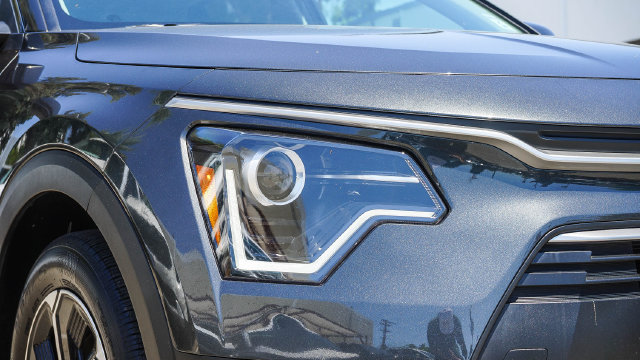 Used 2025 Kia Niro EX SUV