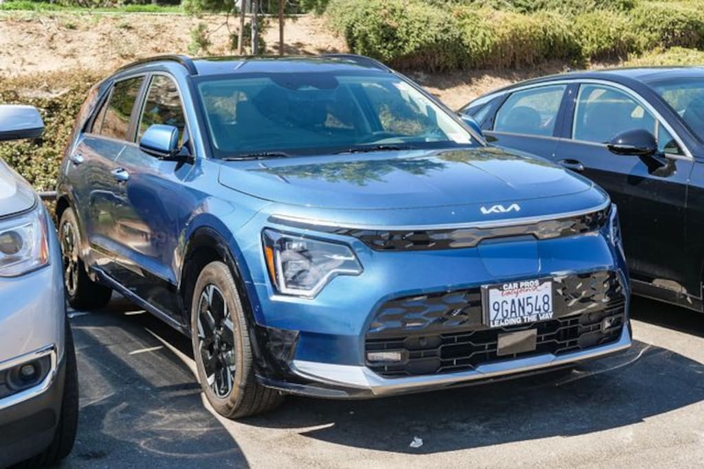 Certified 2023 Kia Niro EV Wave SUV