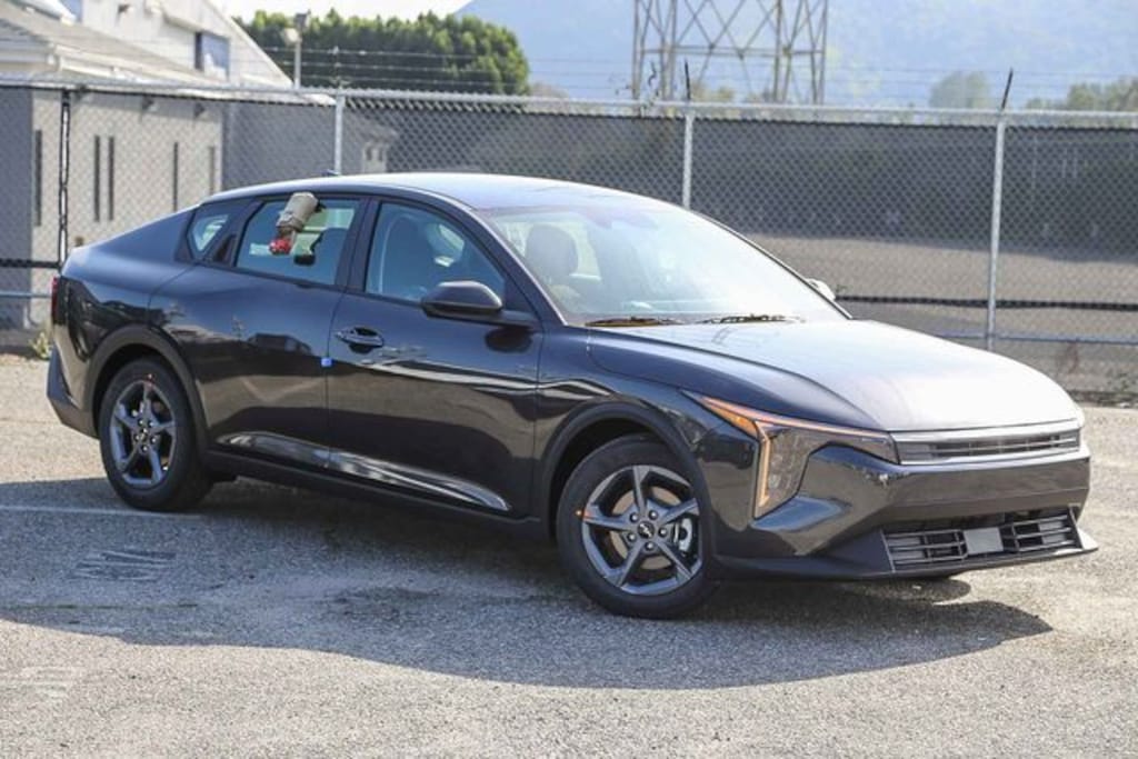 New 2026 Kia K4 LXS Sedan