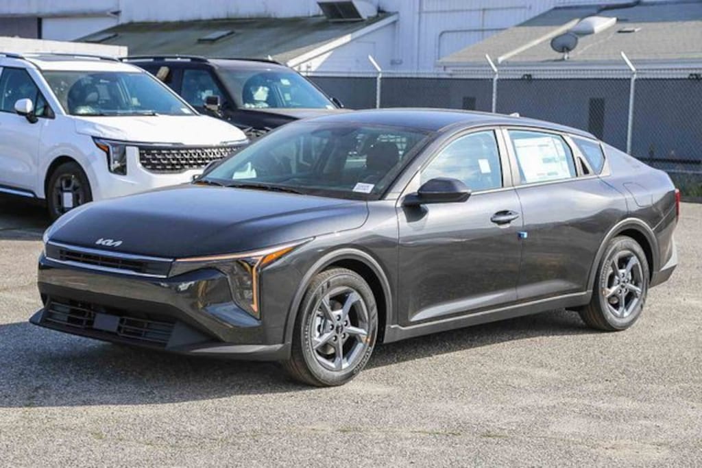 New 2026 Kia K4 LXS Sedan