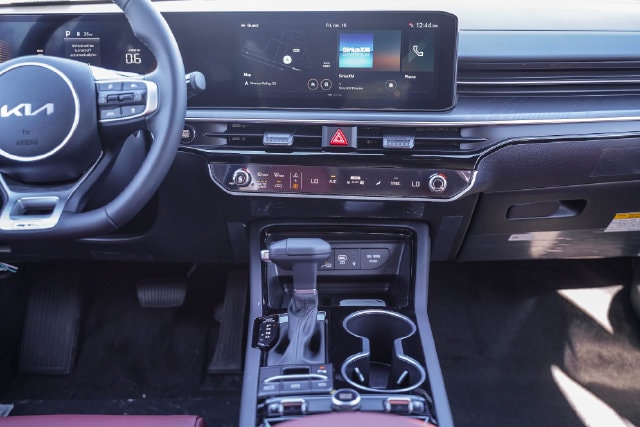 2026 Kia K5 GT-Line - Photo 14