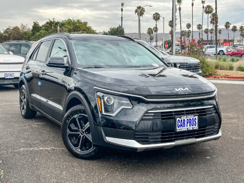 New 2026 Kia Niro LX SUV