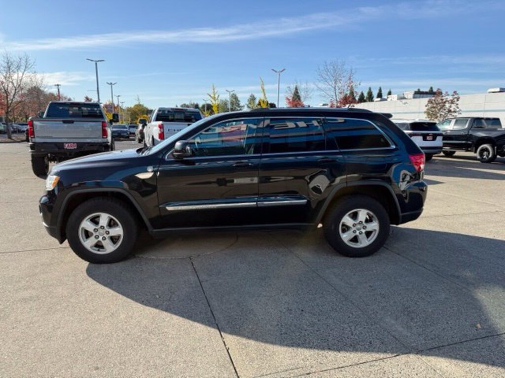 Used 2012 Jeep Grand Cherokee Laredo SUV