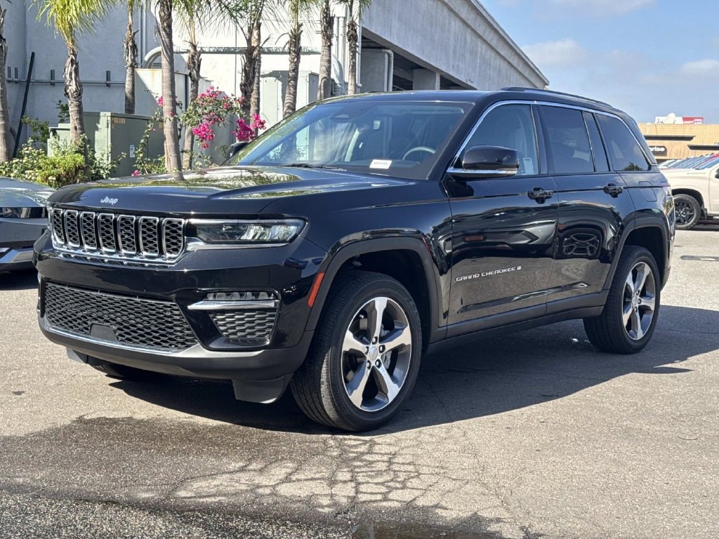 Used 2023 Jeep Grand Cherokee Limited
