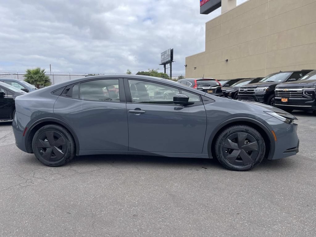 Used 2025 Toyota Prius LE