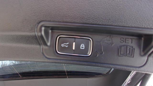 2025 Ford Explorer ST - Photo 8