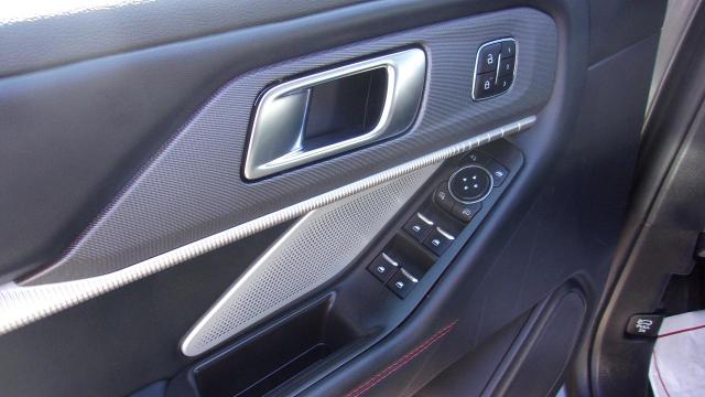 2025 Ford Explorer ST - Photo 9