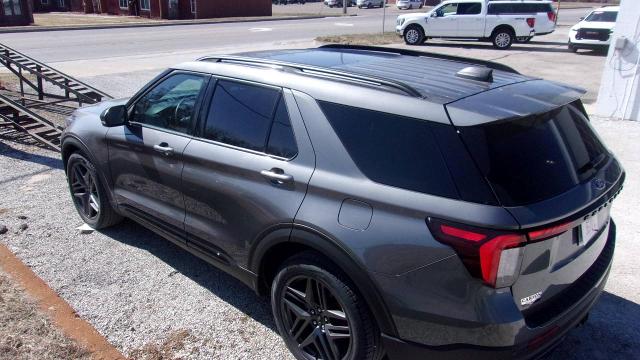 2025 Ford Explorer ST - Photo 4