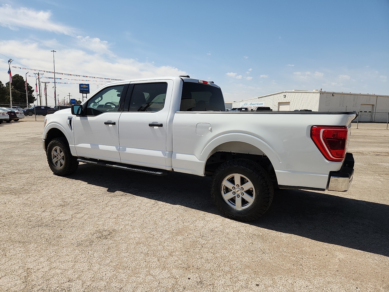 2022 Ford F-150 XLT - Photo 2