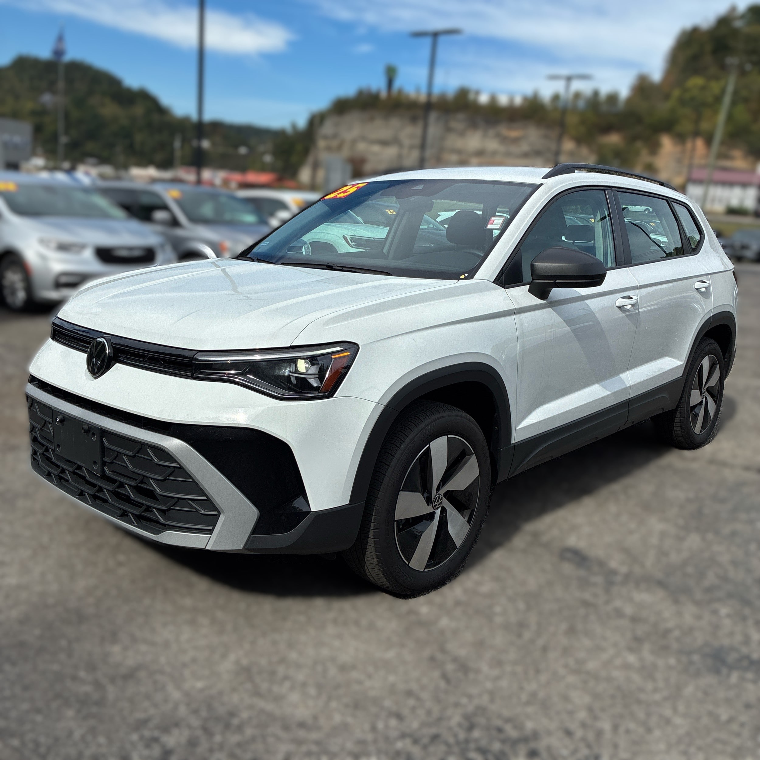 2025 Volkswagen Taos