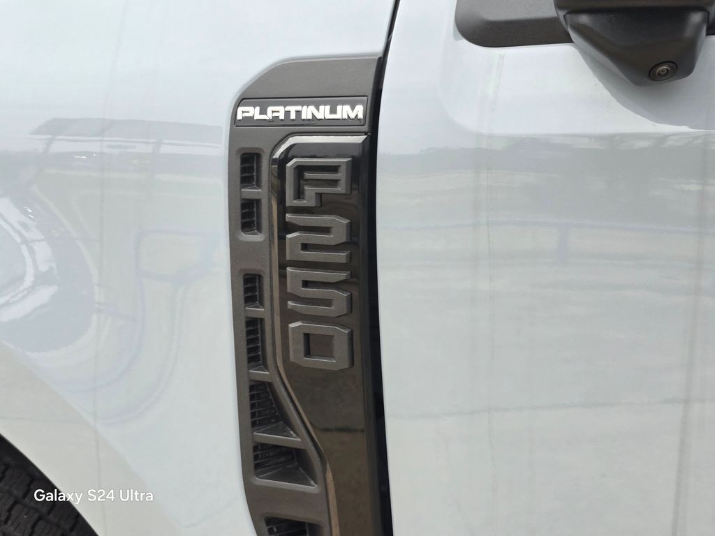 2026 Ford F-250 Super Duty Platinum - Photo 12