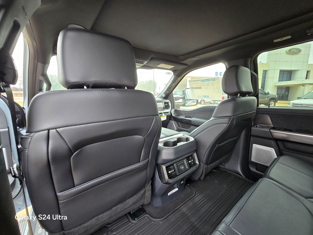 2026 Ford F-250 Super Duty Platinum - Photo 28