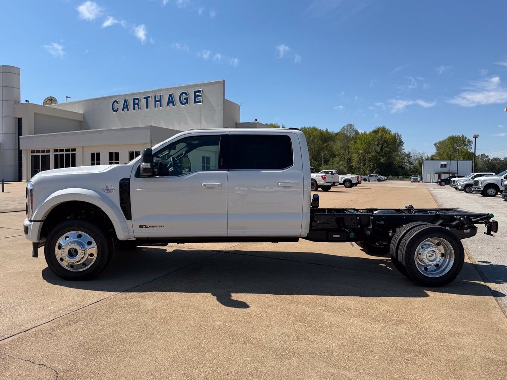 New 2027 Ford F-450SD Platinum Chassis