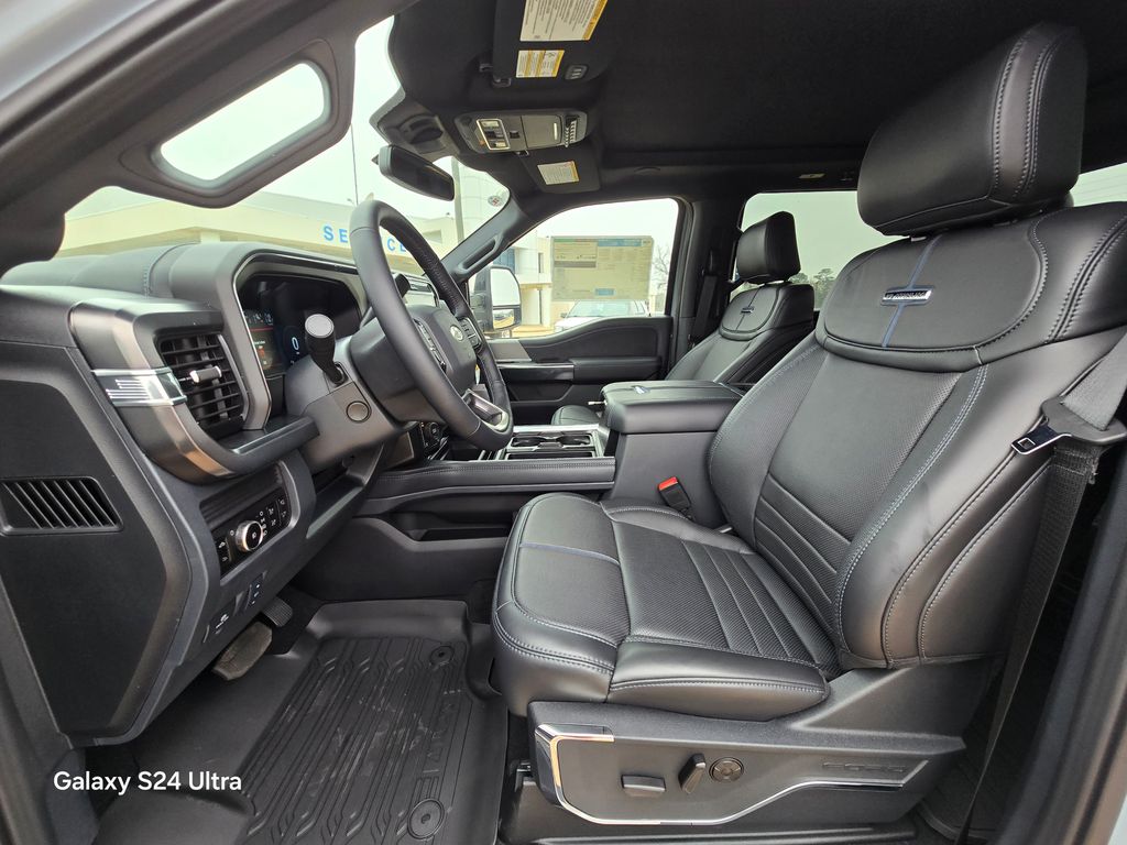 2026 Ford F-250 Super Duty Platinum - Photo 18