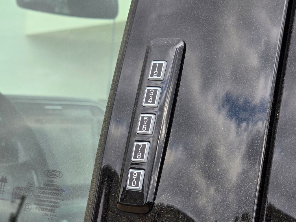 2026 Ford F-250 Super Duty Platinum - Photo 13