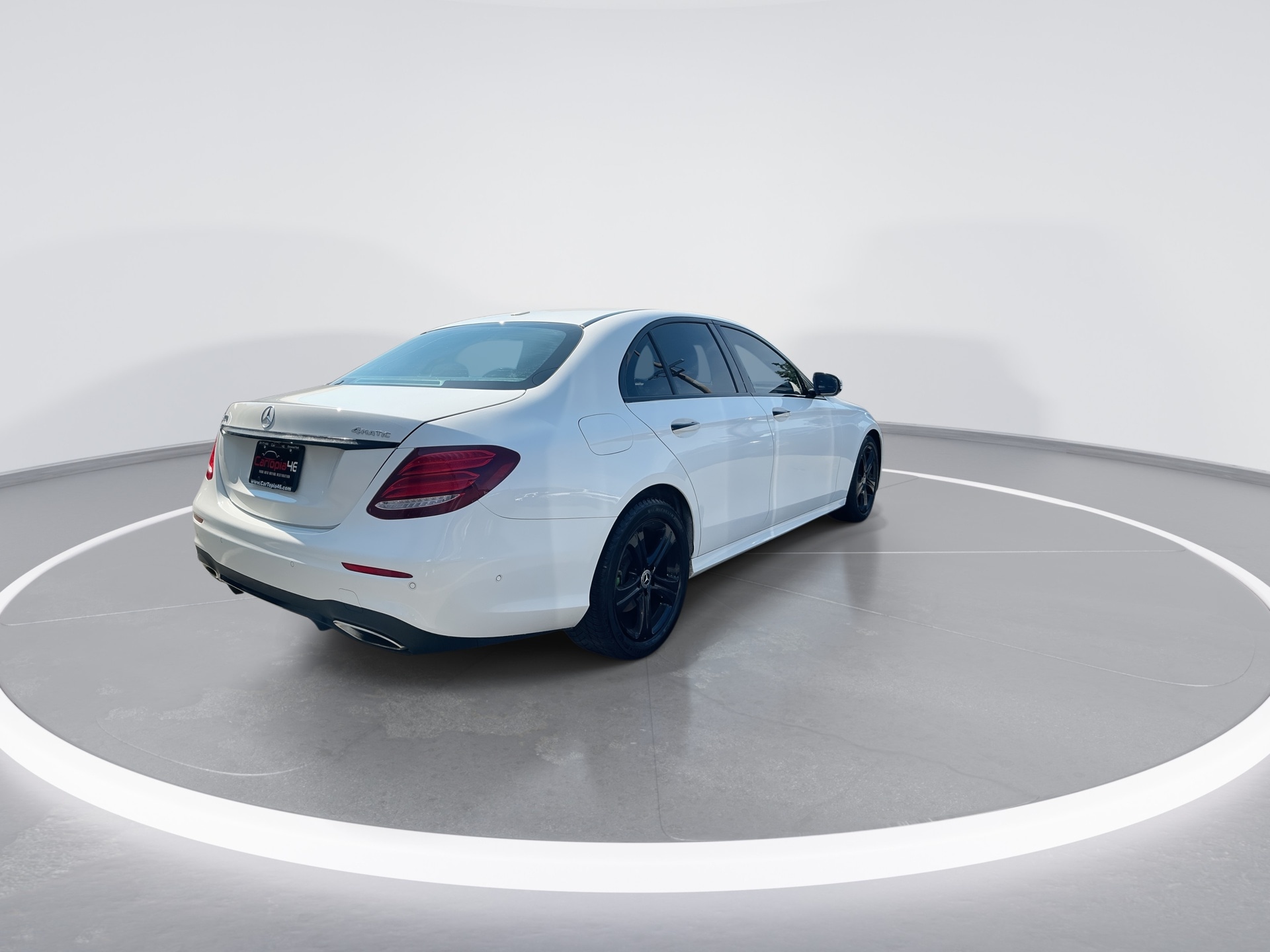 2019 Mercedes-Benz E-Class E300 - Photo 8