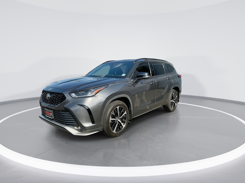 Used 2022 Toyota Highlander XSE SUV