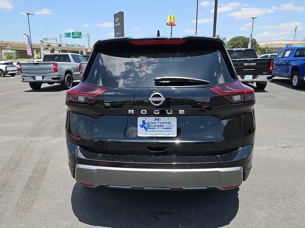 Used 2026 Nissan Rogue SL Front-Wheel Drive