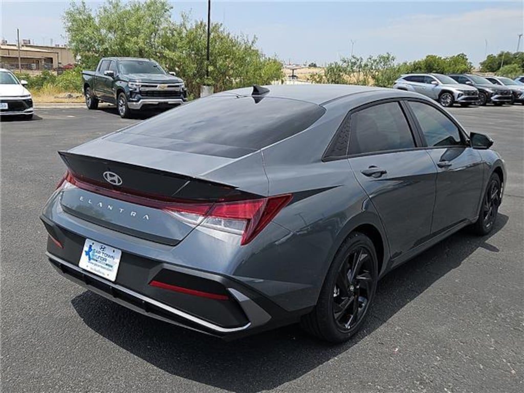New 2026 Hyundai Elantra SEL Sport Plus Sedan