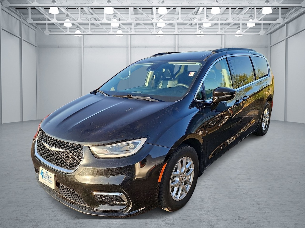 Used 2022 Chrysler Pacifica Touring L Front-Wheel Drive Passenger Van