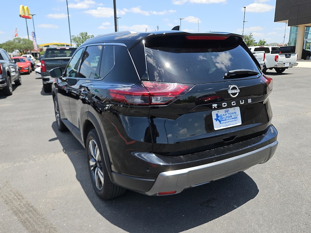 Used 2026 Nissan Rogue SL Front-Wheel Drive
