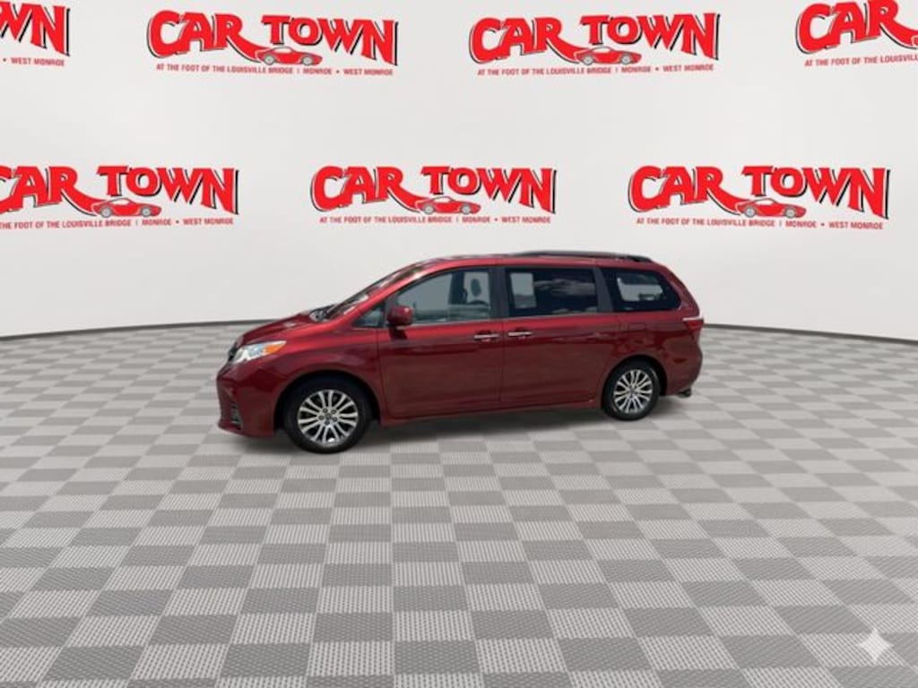 Used 2019 Toyota Sienna XLE Minivan/Van