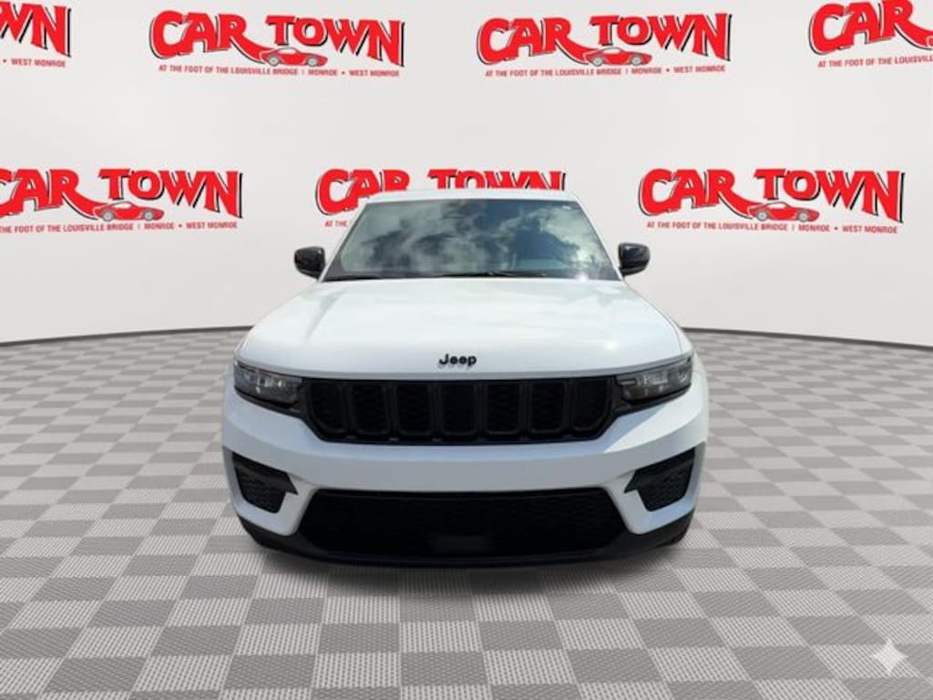 Used 2025 Jeep Grand Cherokee Altitude SUV