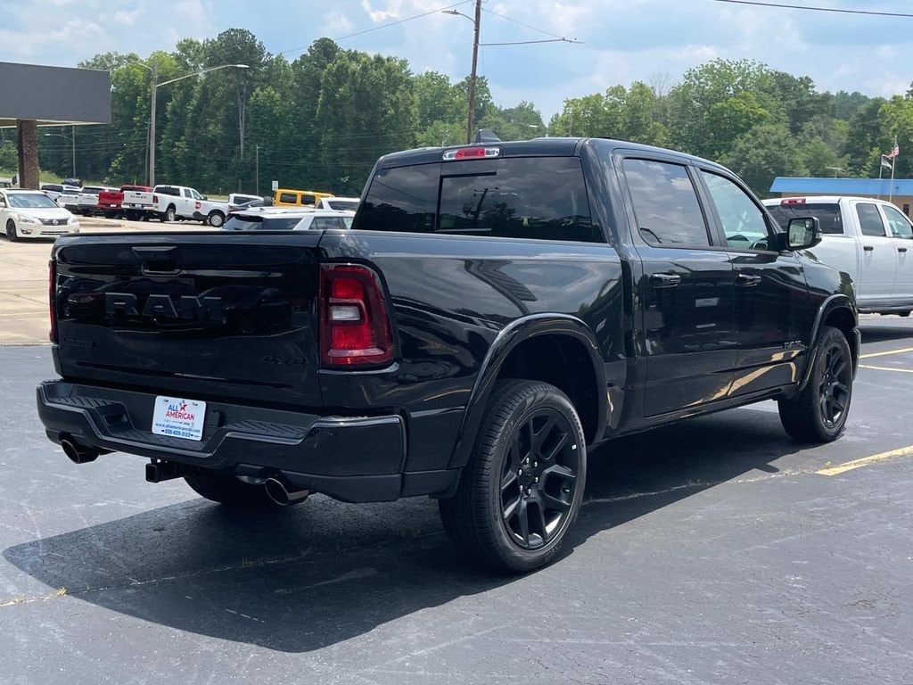 2025 RAM 1500 Laramie - Photo 3