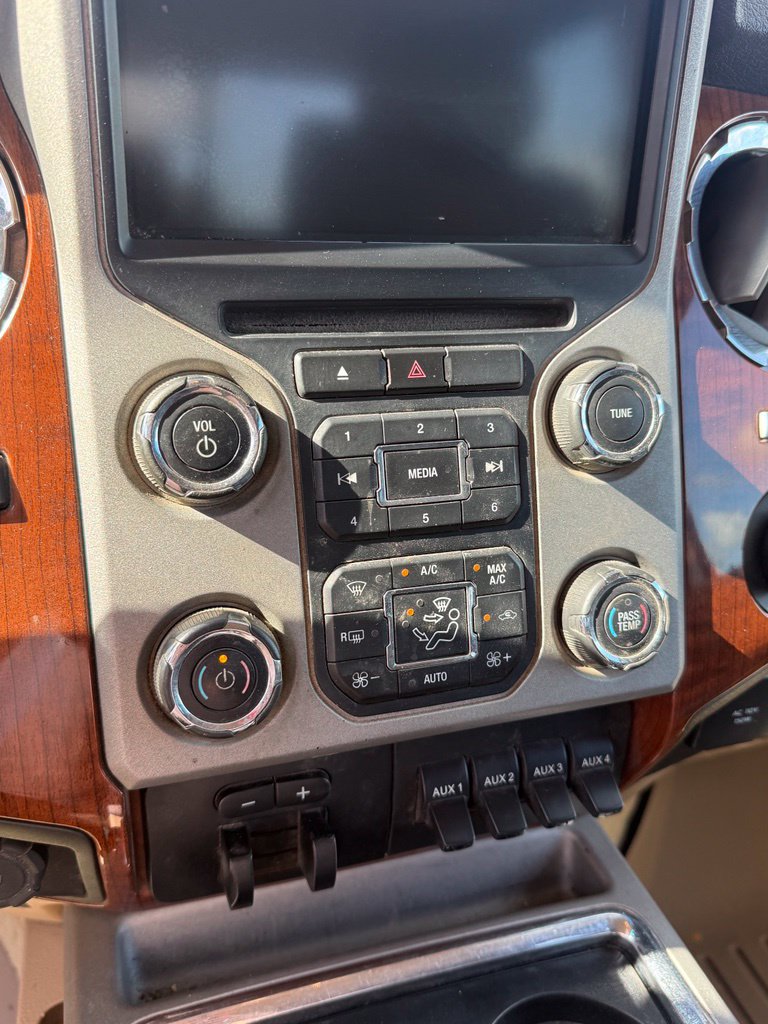 2015 Ford F-350 Super Duty Lariat - Photo 20