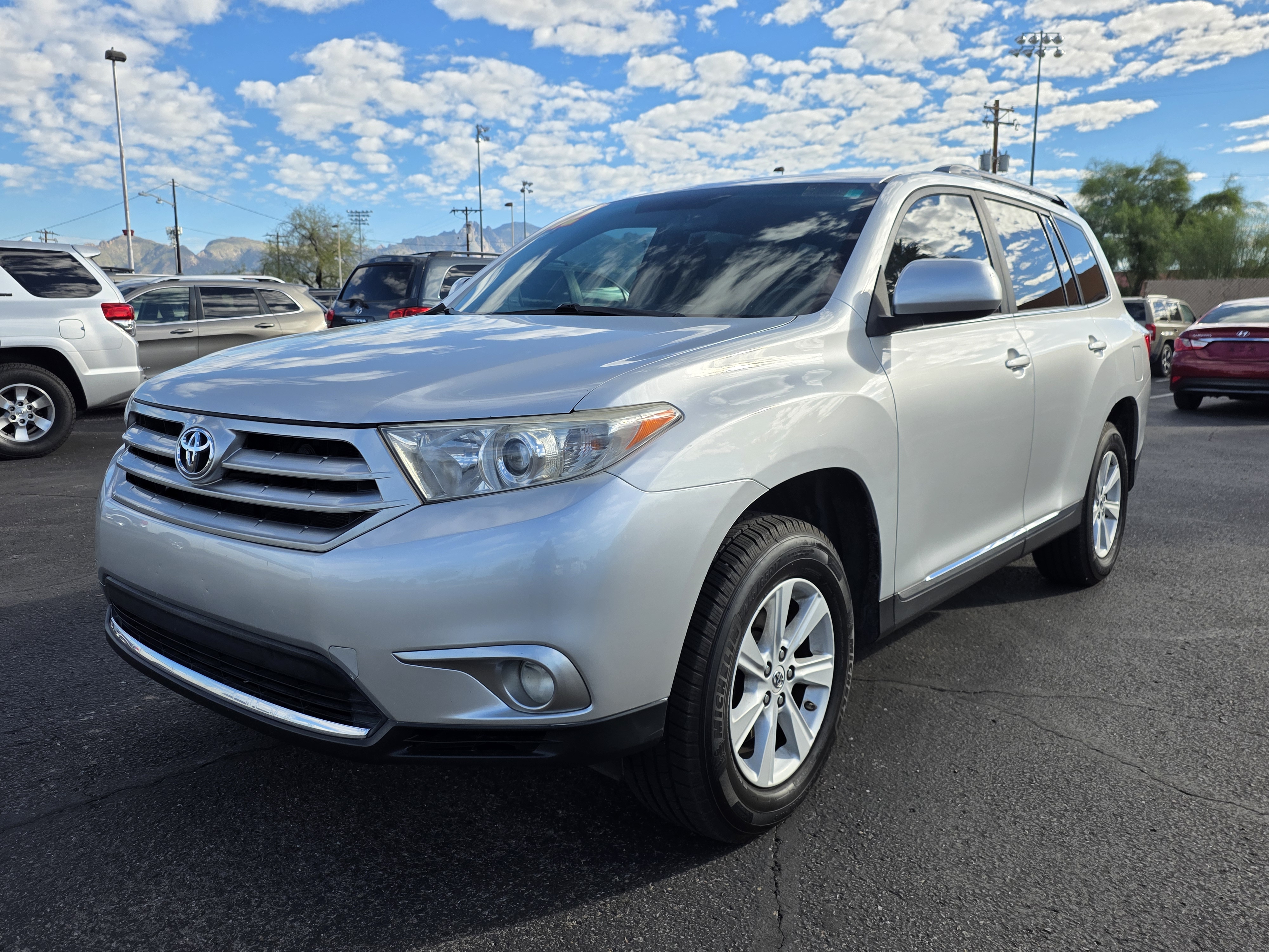 Used 2012 Toyota Highlander SE V6 FWD SUV