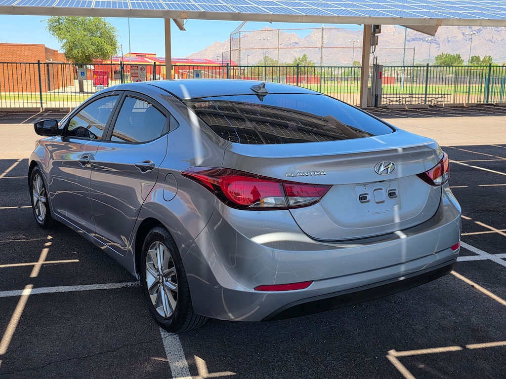 Used 2016 Hyundai Elantra SE Sedan