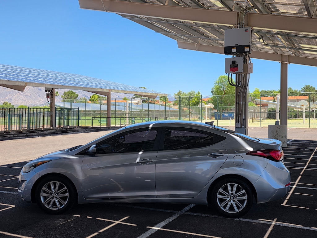Used 2016 Hyundai Elantra SE Sedan