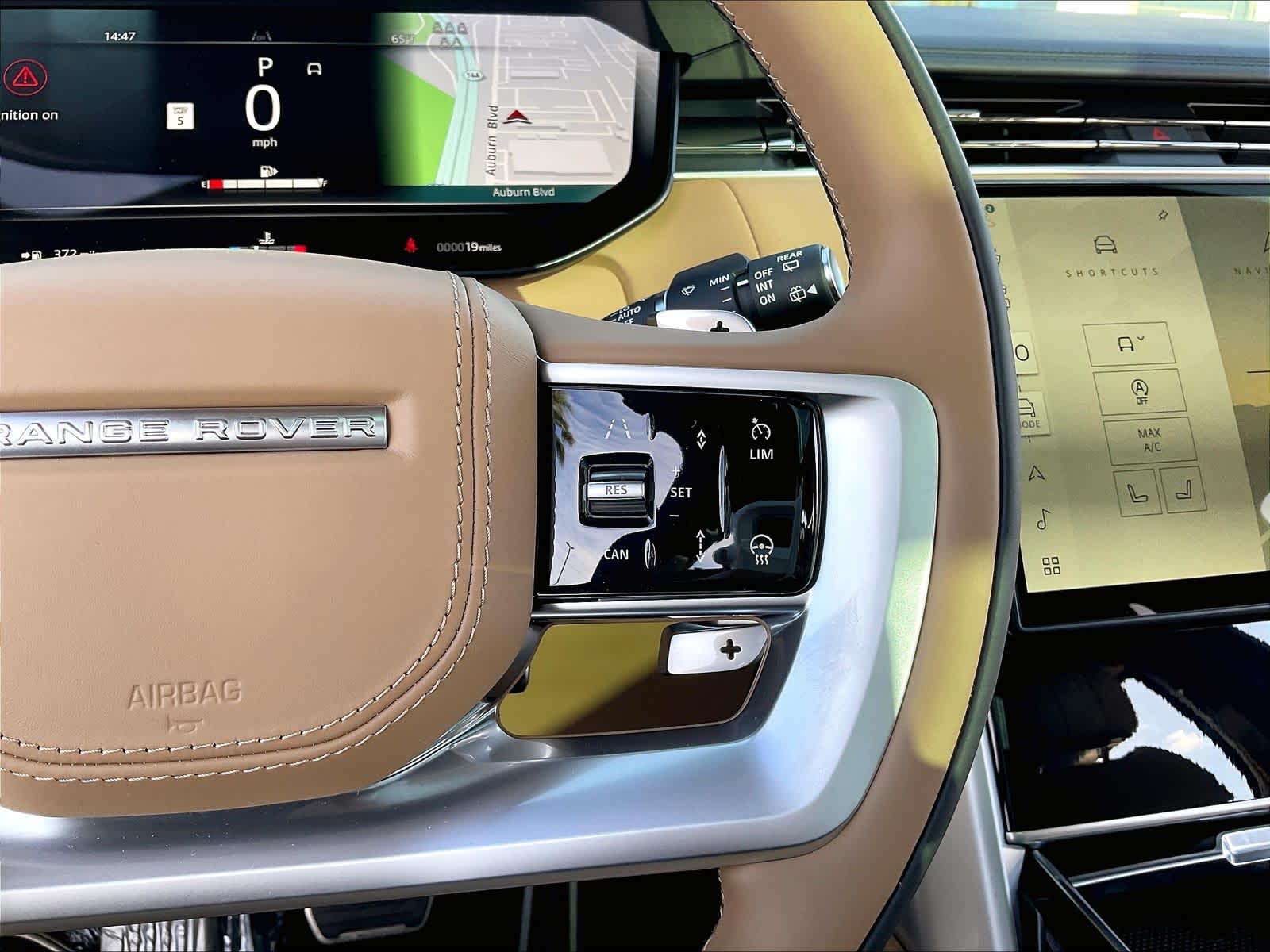 2025 Land Rover Range Rover SE - Photo 18