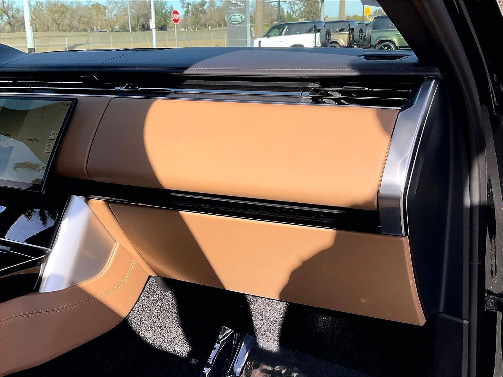 2025 Land Rover Range Rover SE - Photo 28
