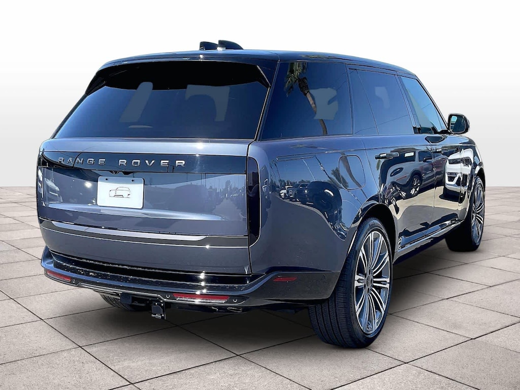 New 2026 Land Rover Range Rover SE LWB 7-Seats / V8 SUV