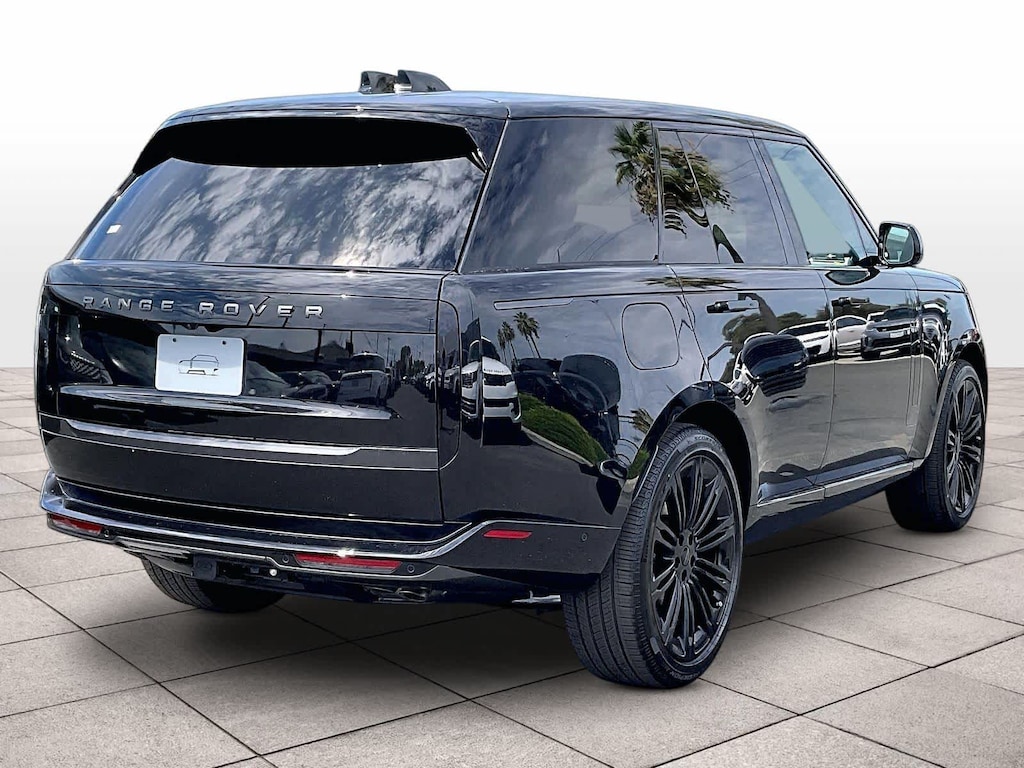 New 2026 Land Rover Range Rover SE SUV