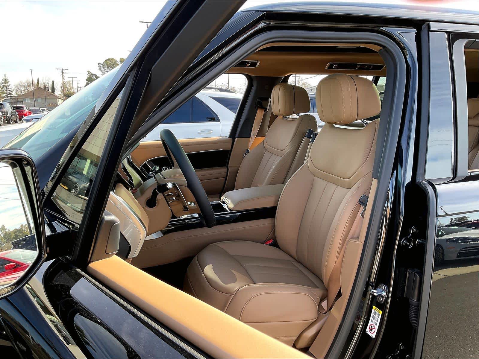 2025 Land Rover Range Rover SE - Photo 11