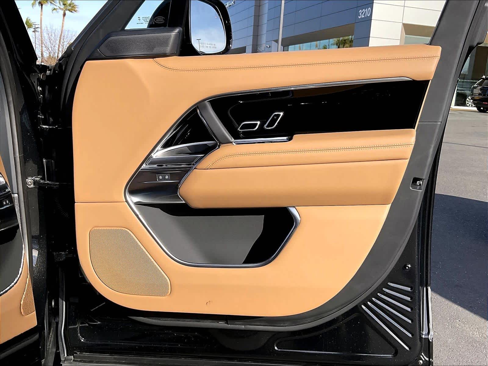 2025 Land Rover Range Rover SE - Photo 30