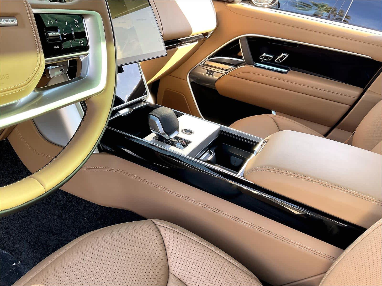 2025 Land Rover Range Rover SE - Photo 10