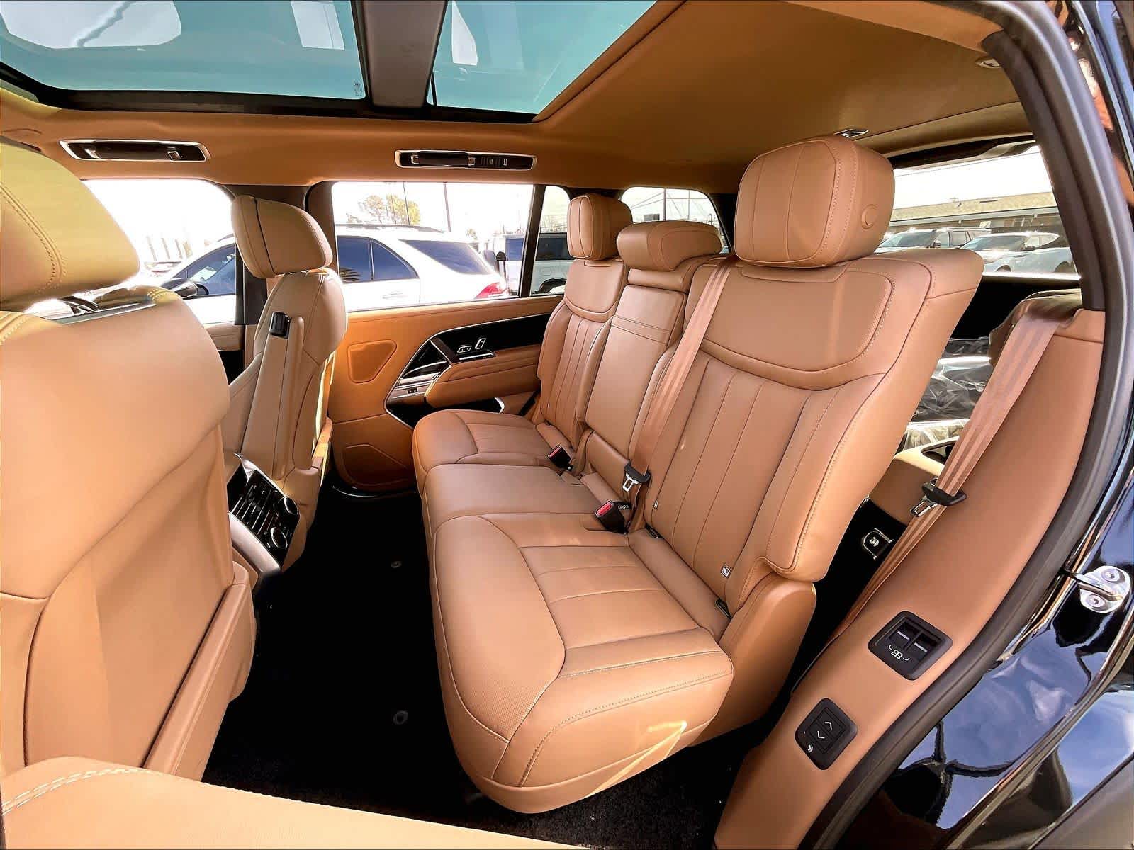 2025 Land Rover Range Rover SE - Photo 12