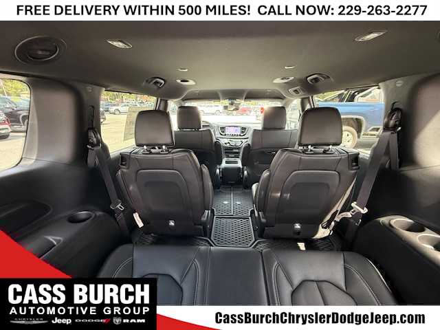 2025 Chrysler Pacifica Select - Photo 8
