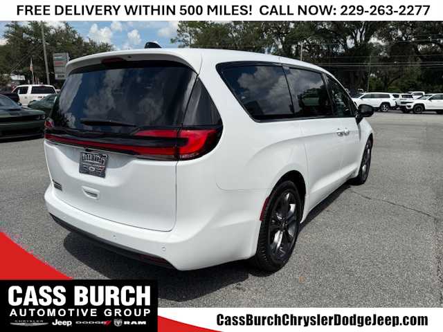 2026 Chrysler Pacifica Select - Photo 4