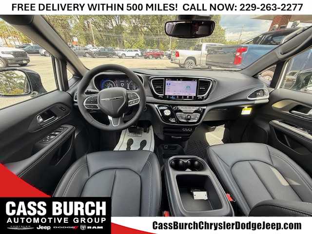 2025 Chrysler Pacifica Select - Photo 10