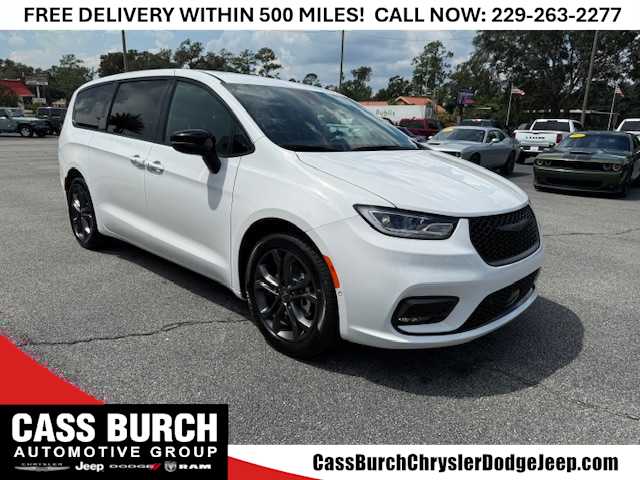 2026 Chrysler Pacifica Select - Photo 3