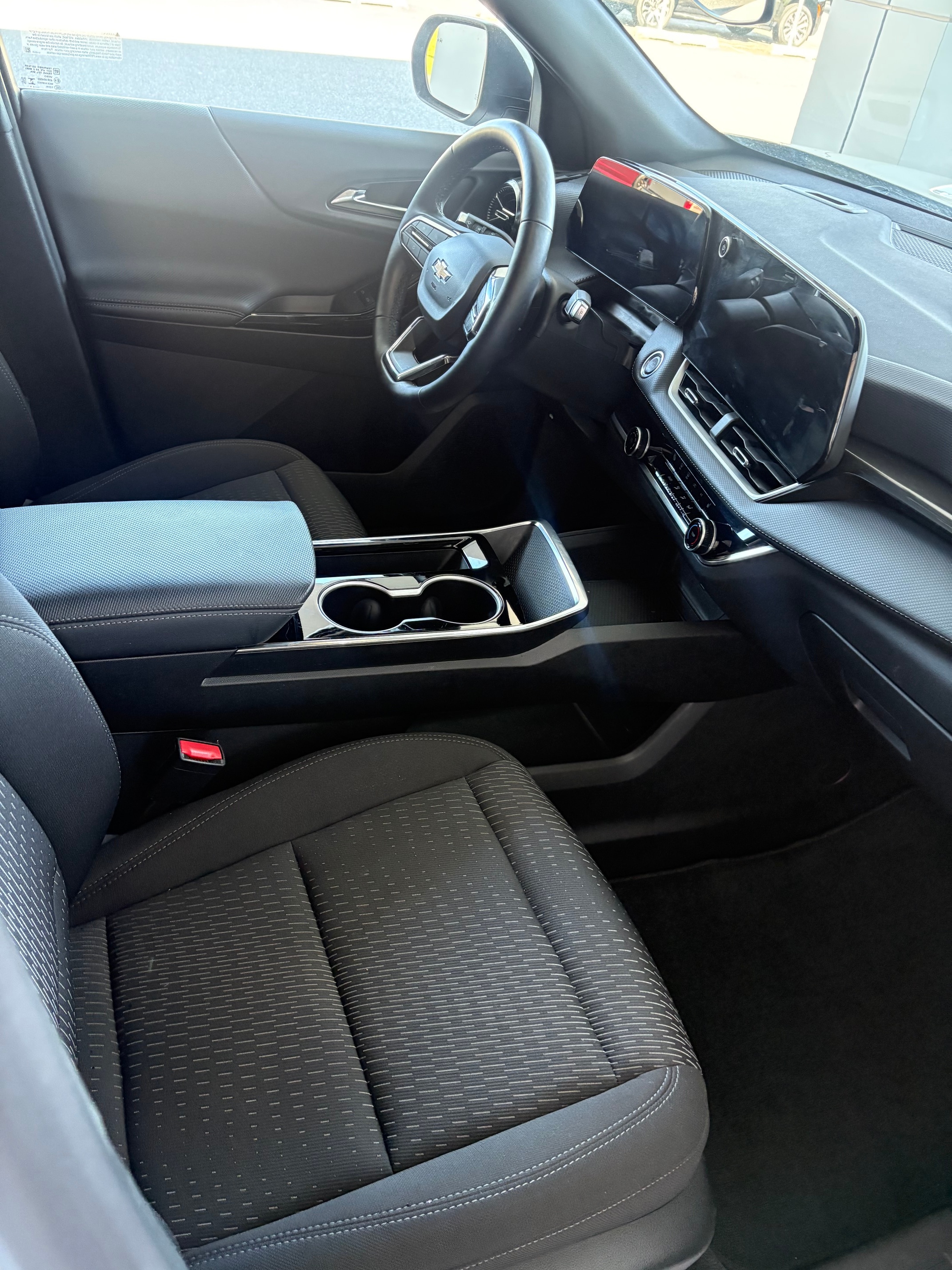 2025 Chevrolet Equinox LT - Photo 9