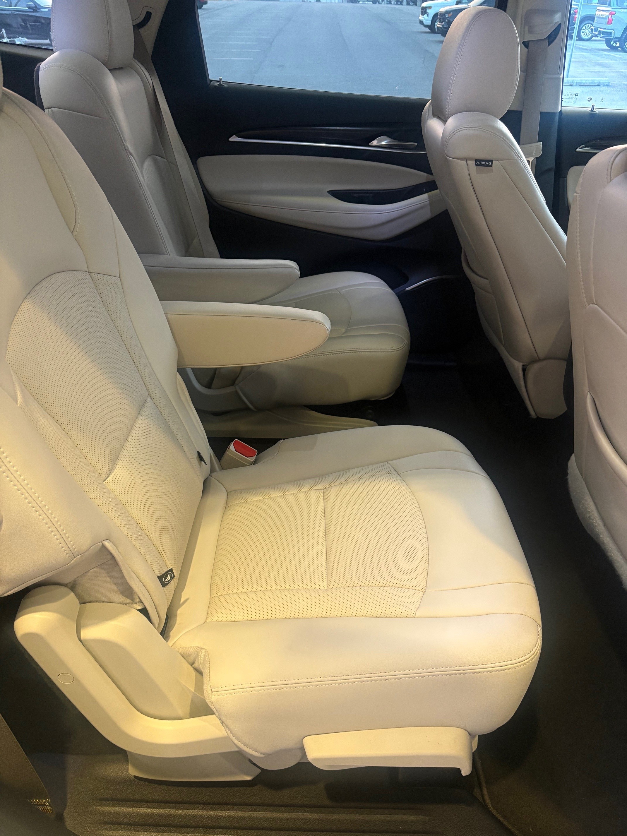 2023 Buick Enclave Essence - Photo 8