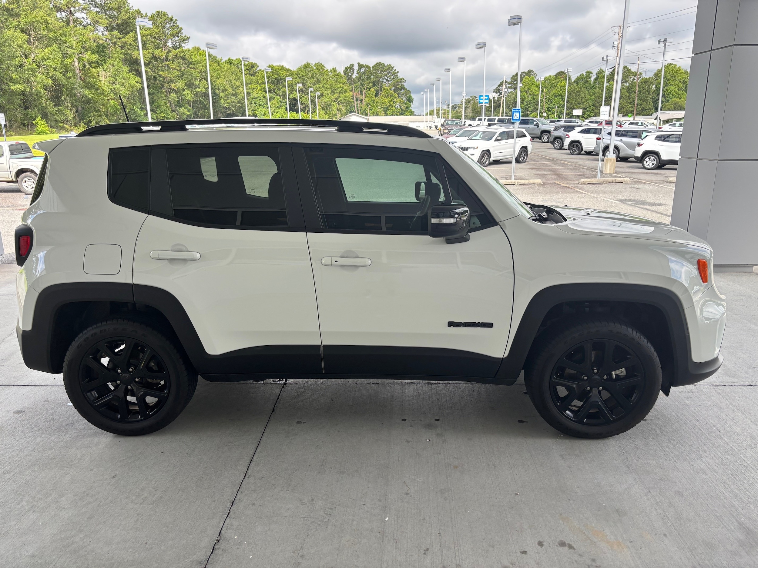 2023 Jeep Renegade Altitude - Photo 6