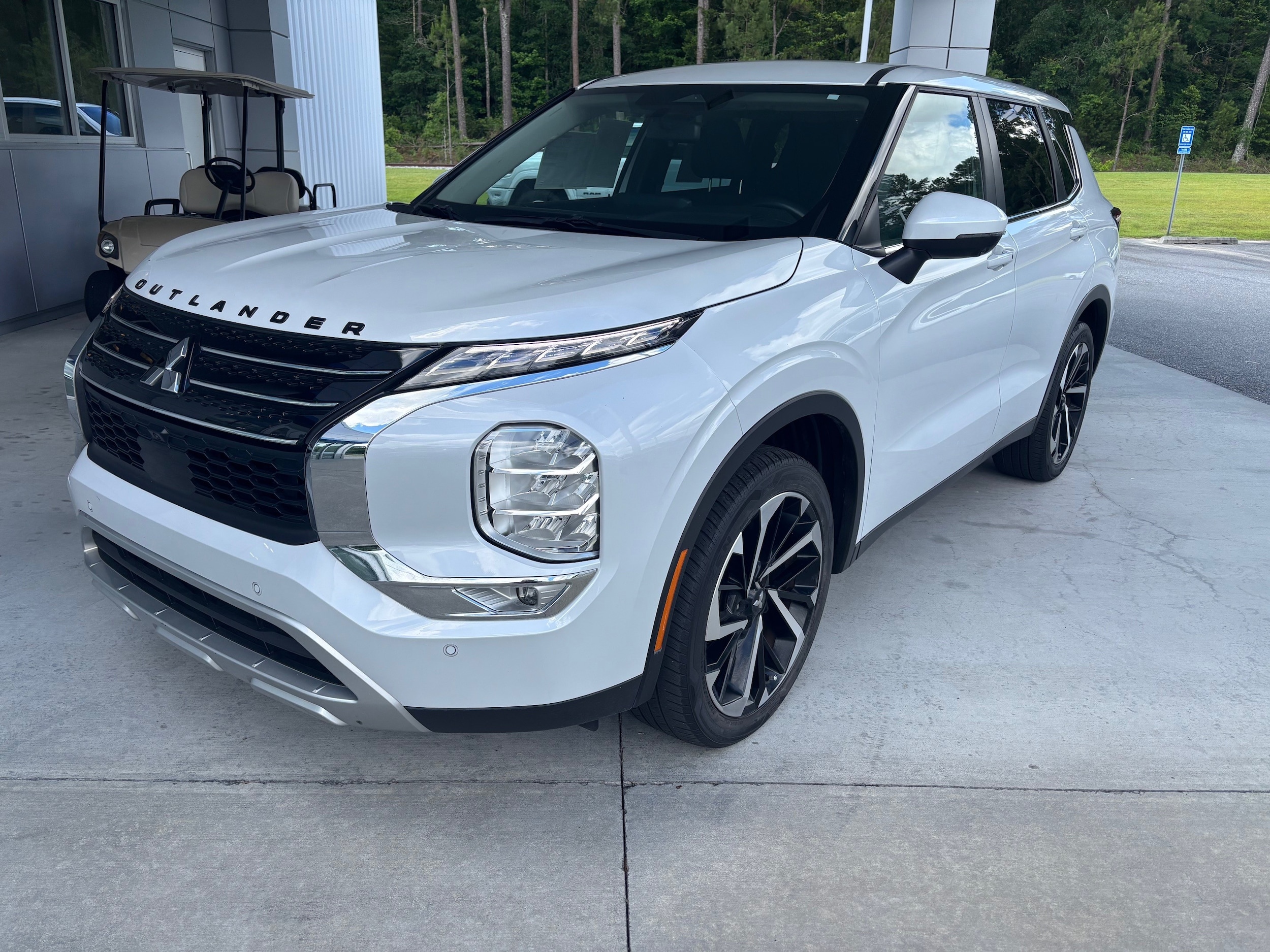 2023 Mitsubishi Outlander