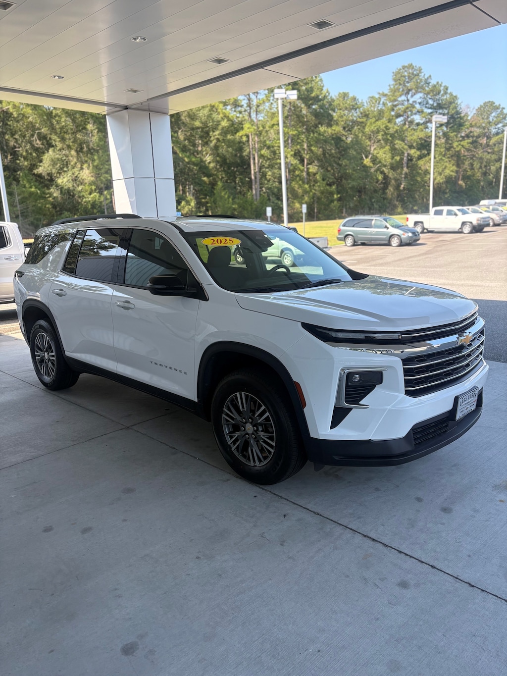 Used 2025 Chevrolet Traverse LT SUV